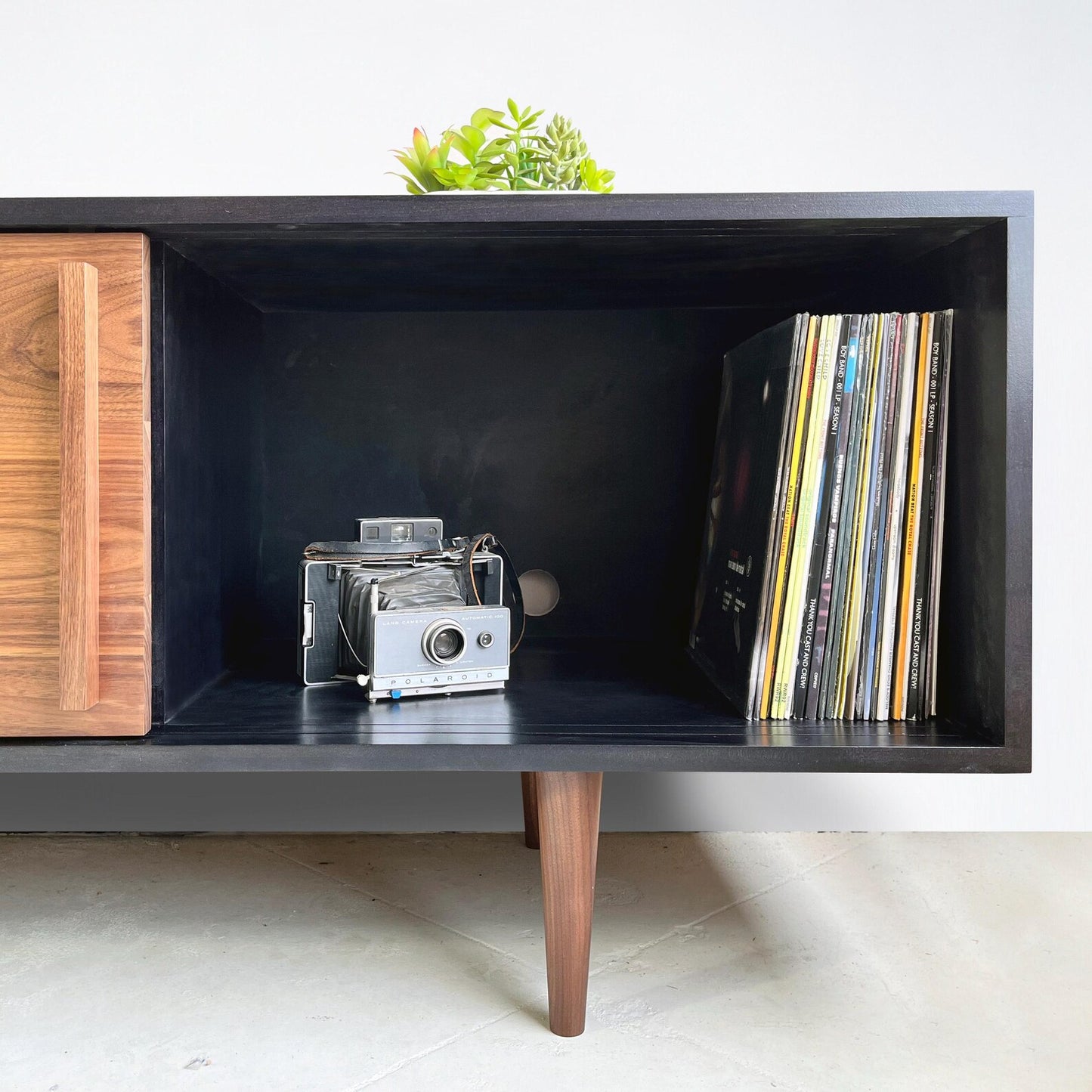Kasse Credenza / Media Console - 75" - Walnut - Ebony